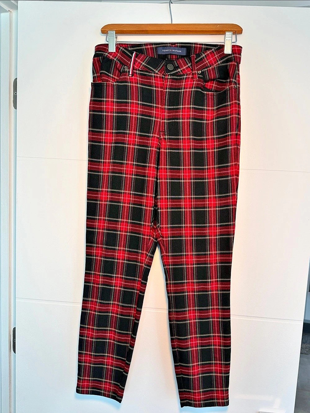 Tommy Hilfiger Women's Tartan Plaid Slim Fit Ankle Pants Red & Black Size 6